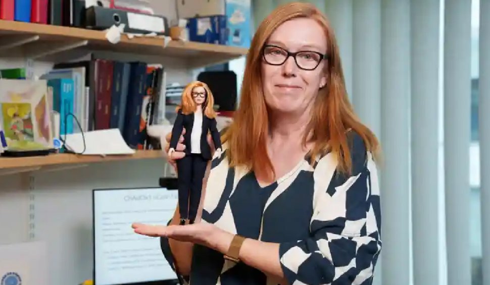 O păpușă Barbie va căpăta chipul lui Sarah Gilbert, una din creatoarele vaccinului Astra Zeneca : "Vreau să inspir următoarea generație de fete în cariere STEM"