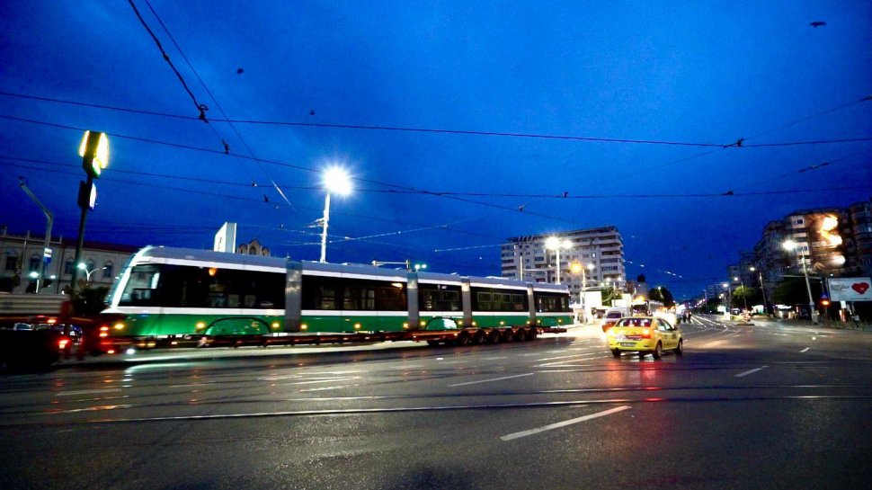 Tramvaiele noi de la Iași nu pot fi folosite. Peroanele sunt prea lungi și prea înalte
