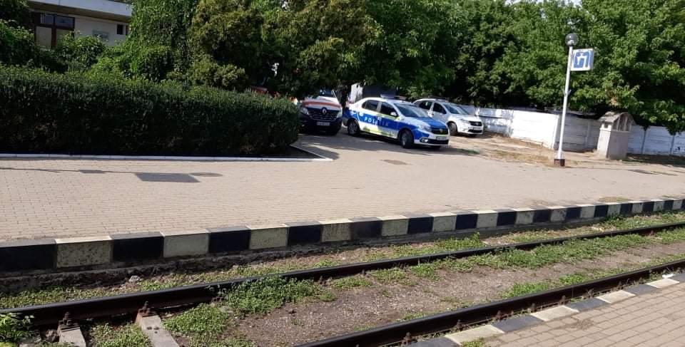 Un bărbat din Botoşani a murit în tren, lângă soţie. Ambulanţa Vaslui: "Femeia credea că el doarme" 720407