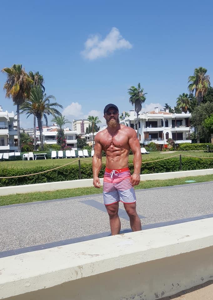 Un culturist britanic de 42 de ani a murit de COVID, după ce a refuzat vaccinul. "Poate că povestea lui va salva viaţa cuiva" 720320