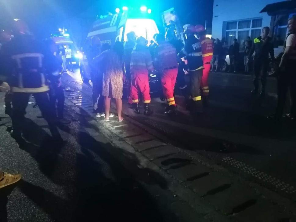 O fată de 15 ani a murit pe loc, după un accident cumplit între două BMW-uri, în Borşa 720603