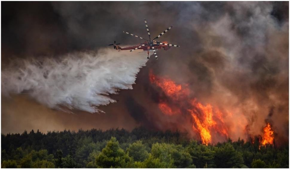 Noapte de infern în suburbiile Atenei: flăcările au mistuit zeci de case, localnicii au fost evacuați 720373