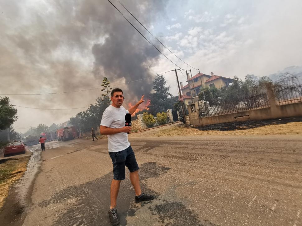 Imagini apocaliptice cu Atena sub ameninţarea incendiilor. Sute de mii de oameni sunt în pericol: "Parcă suntem în război" 720745