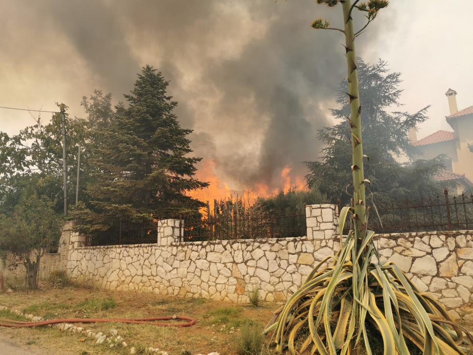 Imagini apocaliptice cu Atena sub ameninţarea incendiilor. Sute de mii de oameni sunt în pericol: "Parcă suntem în război" 720748