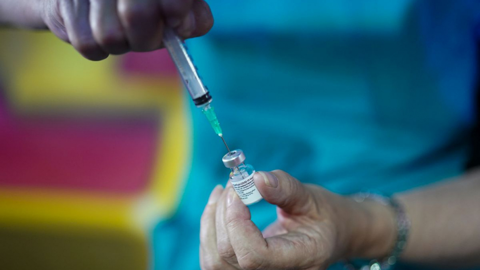 O femeie care și-a pierdut mama infectată cu coronavirus în spital, apel către medici: „Dacă vă pasă de pacienți, vaccinați-vă!” 