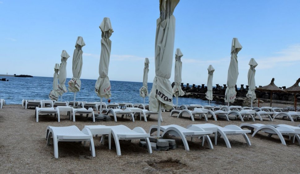 Prima plajă din Mamaia care se închide în plin sezon estival. "Lărgirea plajelor ne-a condus la moarte"
