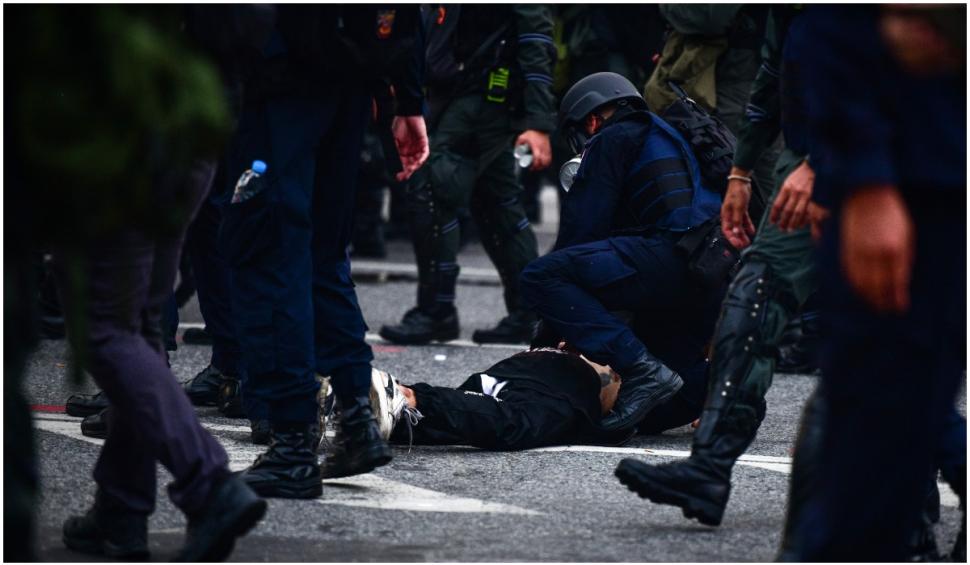 Proteste pro-democrației în Thailanda. Poliția intervine cu gloanțe de cauciuc și gaze lacrimogene 720848