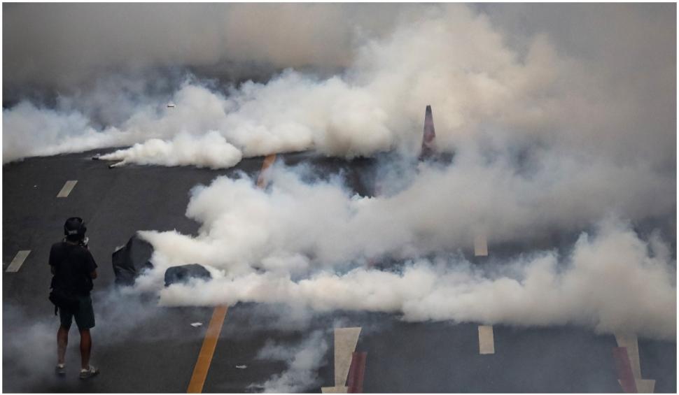 Proteste pro-democrației în Thailanda. Poliția intervine cu gloanțe de cauciuc și gaze lacrimogene 720850