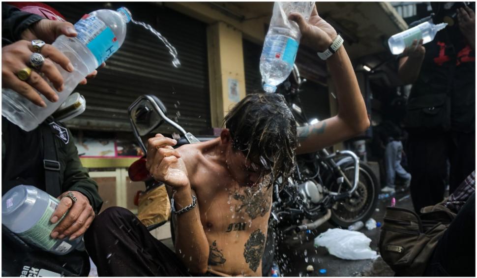 Proteste pro-democrației în Thailanda. Poliția intervine cu gloanțe de cauciuc și gaze lacrimogene 720853