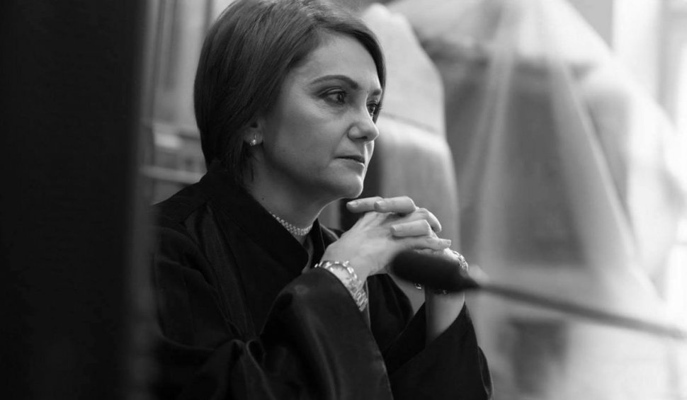 Judecătoarea Adriana Stoicescu, contre acide cu Danileţ pe tema LGBTQ: "Mă autodenunţ pentru încălcarea drepturilor omului. Cer pedeapsa capitală"