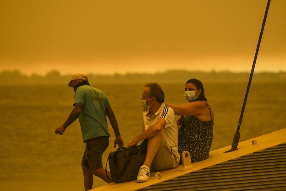 Pompierii români, lăudați și comparați cu extratereștrii după prima intervenție într-una dintre cele mai afectate zone din Grecia 721010