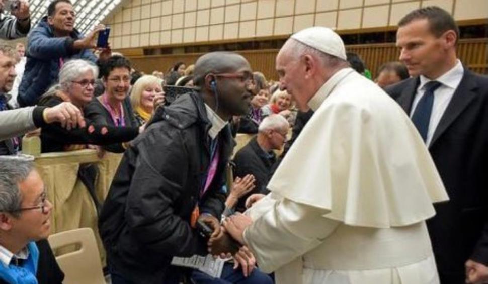 Indignare în Franța după ce un preot a fost ucis de refugiatul pe care îl găzduise în biserică 721390