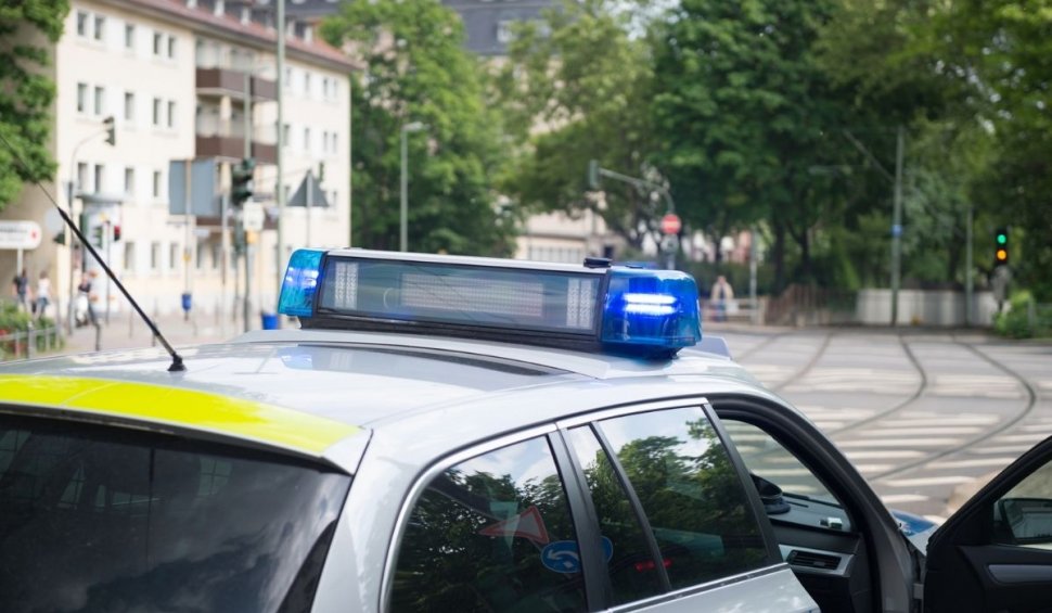 Mai mulți români au luat cu asalt o secție de poliție pentru a elibera un pedofil care ar fi violat un băiețel de 4 ani, în Germania