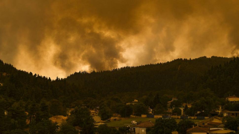 Misiunile pompierilor români continuă în insula Evia, pentru a treia zi.  Se luptă cu focul în ture de câte şase ore!  721200