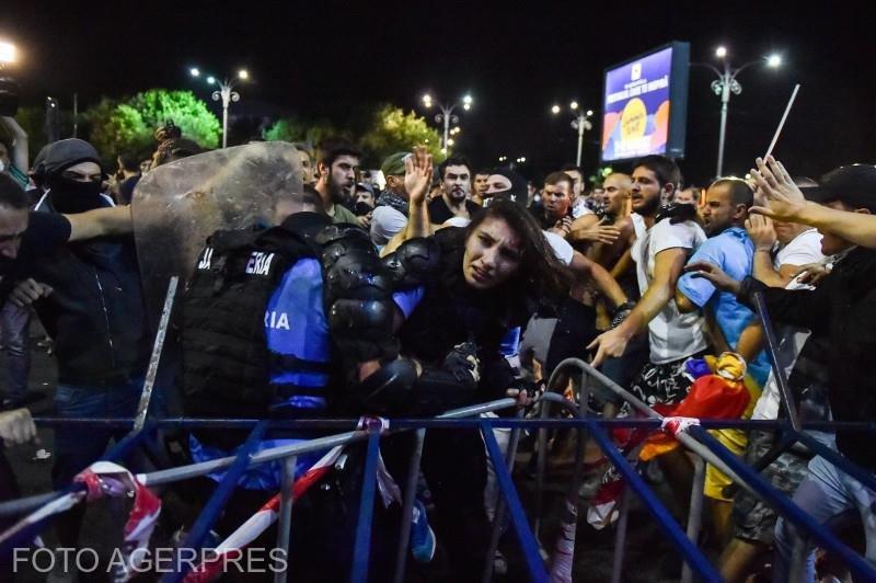 Trei ani de la protestul violent din 10 august, în Piaţa Victoriei, şi niciun vinovat 721251