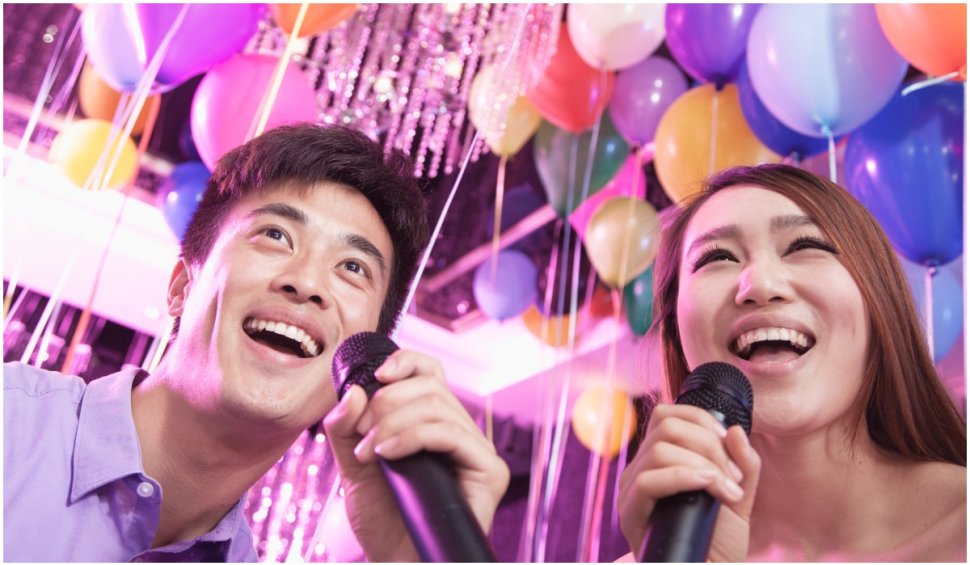 China va permite doar cântecele ”sănătoase și înălțătoare” la karaoke