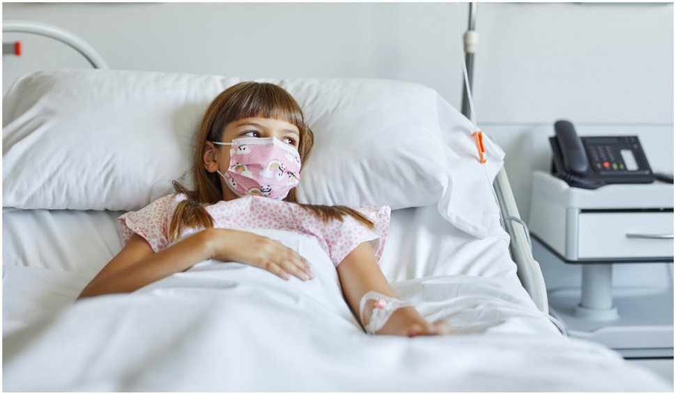 Din ce în ce mai mulți copii depistați cu COVID-19 au nevoie de spitalizare