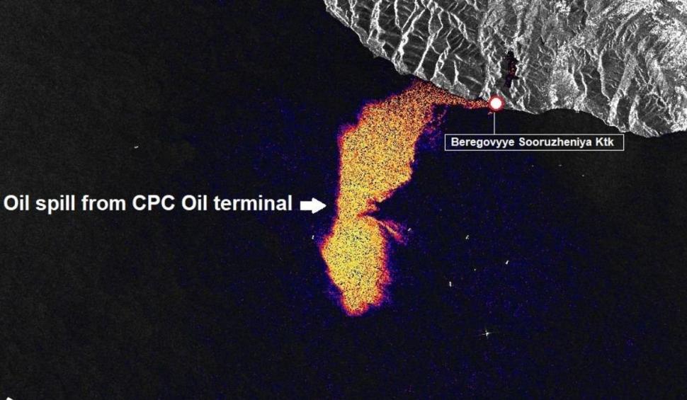 Alertă în Rusia, după ce o scurgere de petrol în Marea Neagră s-a întins pe o suprafață de 400 de ori mai mare decât cea anunțată inițial 721595