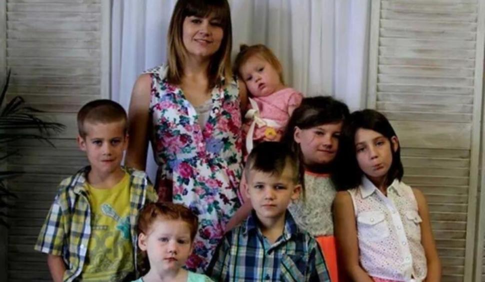 Mama a 11 copii, la doar 31 de ani, șochează: „Mai vreau vreau să fiu însărcinată de încă patru ori” 721405