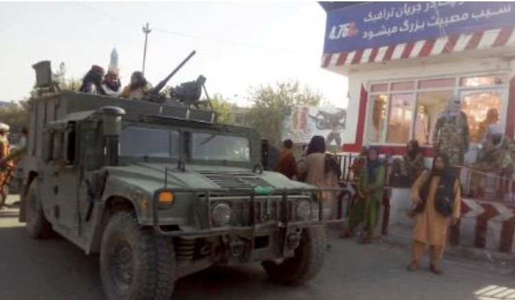 Reportaj de război printre talibani: "Îi vom ucide pe cei din guvernul-marionetă!". Șeful armatei, schimbat din funcție