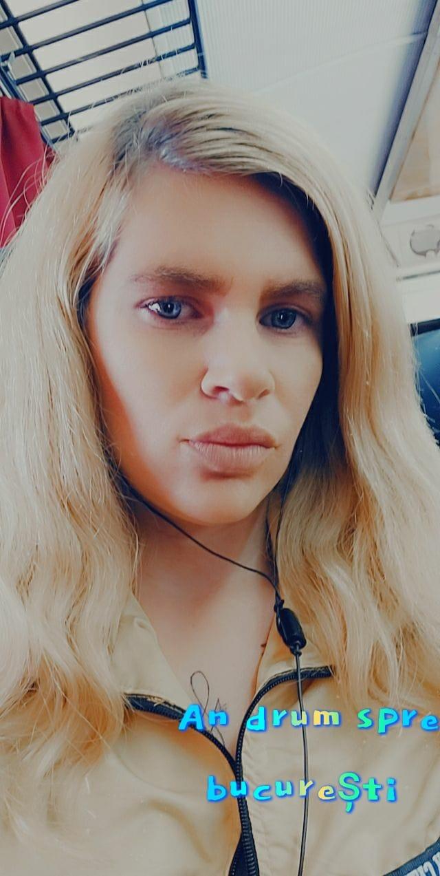 Ea e Andreea, mama gemenilor care au căzut de la etajul 10 al unui bloc din Ploieşti, în timp ce ea făcea LIVE pe Facebook 721662