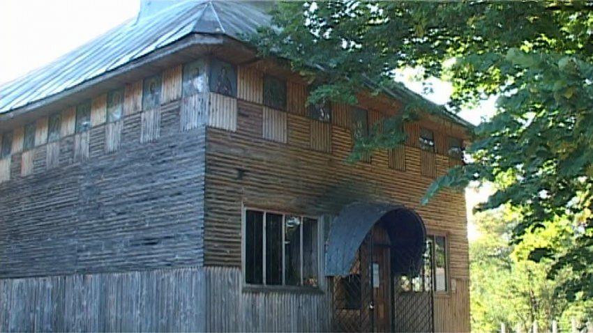 O biserică veche de peste 180 de ani a fost mistuită într-un incendiu în Chiojdeni, Vrancea 721766