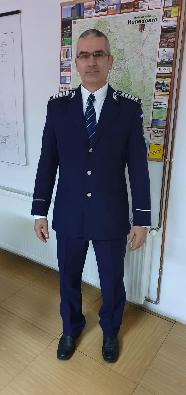 Un polițist aflat în timpul liber a salvat un muncitor prins sub un mal de pământ în Deva 721819