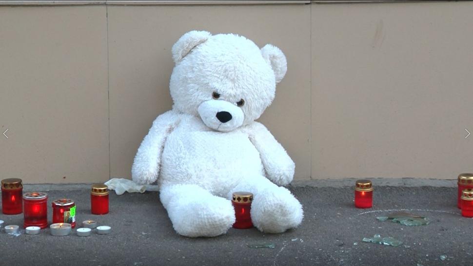 Medic, despre mama gemenilor căzuți de la etajul 10: "Mi s-a părut foarte teatrală, mai puţin îndurerată decât m-aş fi aşteptat" 721861