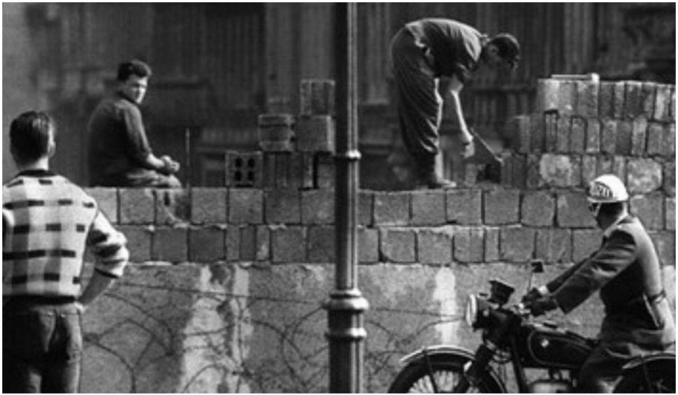 Germania marchează 60 de ani de la construirea Zidului Berlinului 721971
