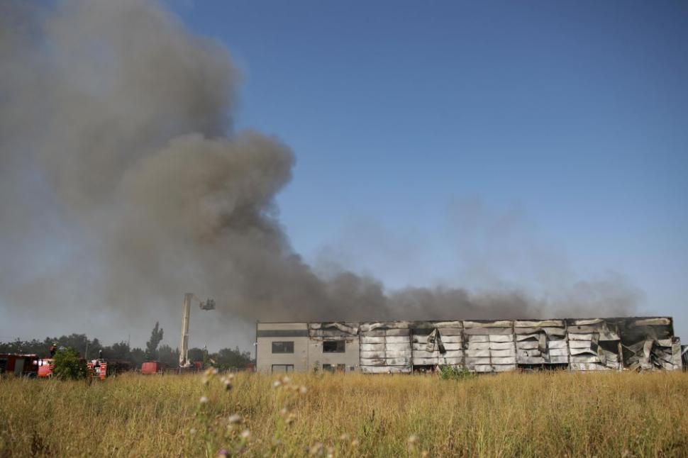 Incendiu violent la o hală din Mogoşoaia, Ilfov 722127