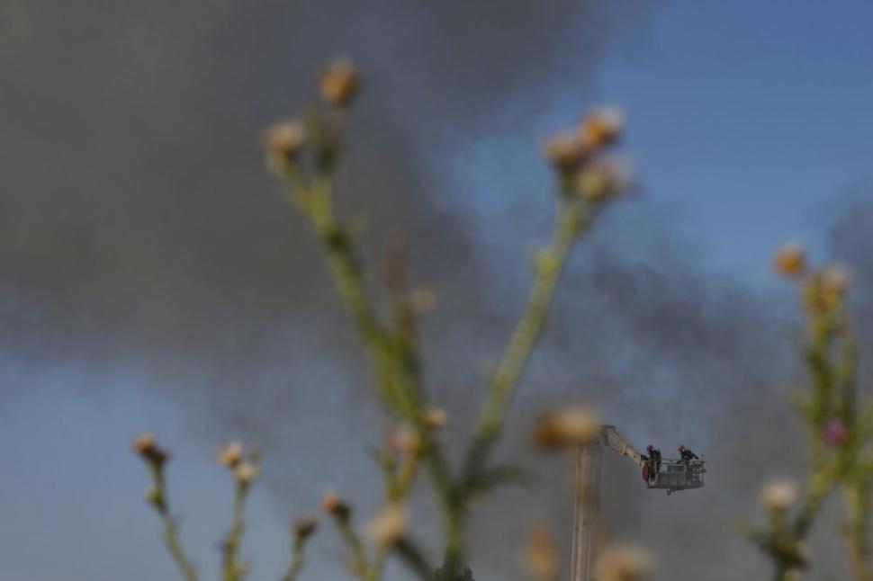 Incendiu violent la o hală din Mogoşoaia, Ilfov 722128