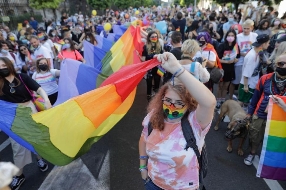 "Bucharest Pride", peste așteptări: Mii de oameni la parada gay din centrul Capitalei 722137