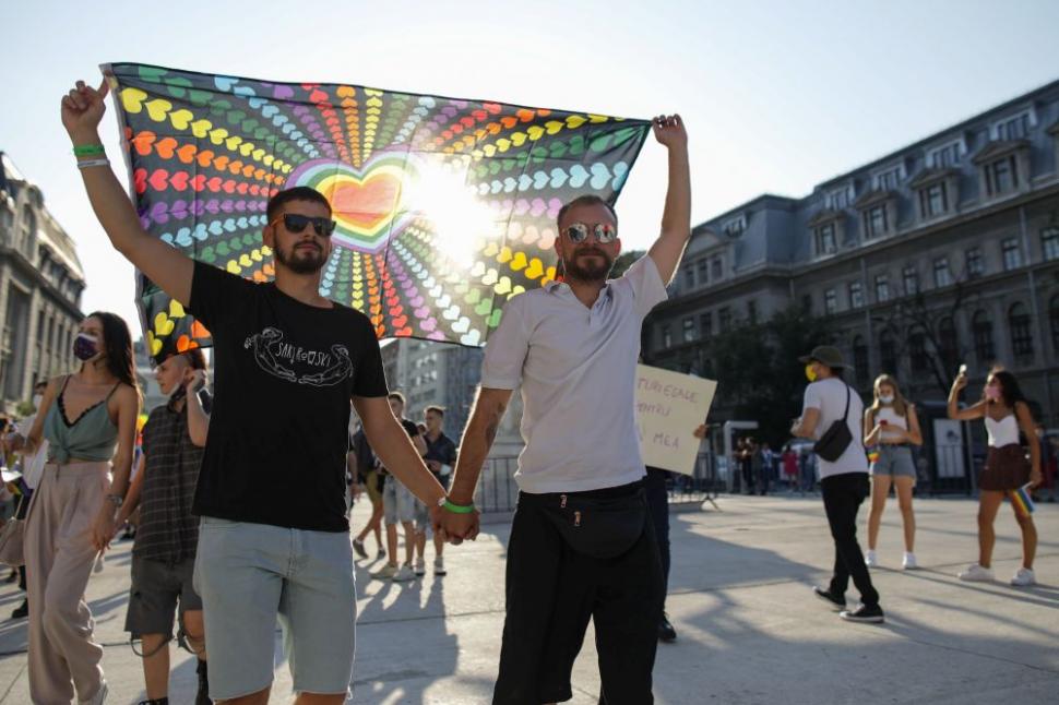 "Bucharest Pride", peste așteptări: Mii de oameni la parada gay din centrul Capitalei 722142