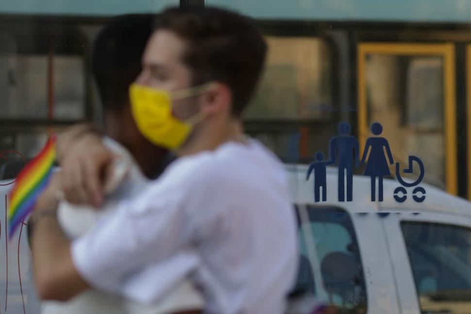 "Bucharest Pride", peste așteptări: Mii de oameni la parada gay din centrul Capitalei 722145