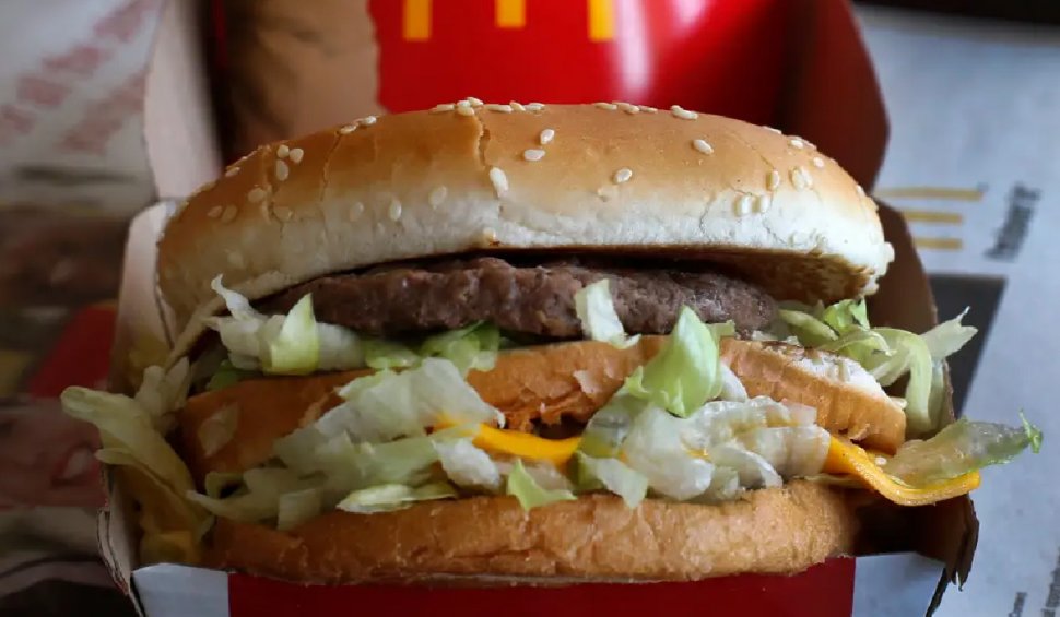 O femeie dă în judecată McDonald's pentru că i-a întrerupt postul: "Am văzut reclama, nu m-am putut abţine"