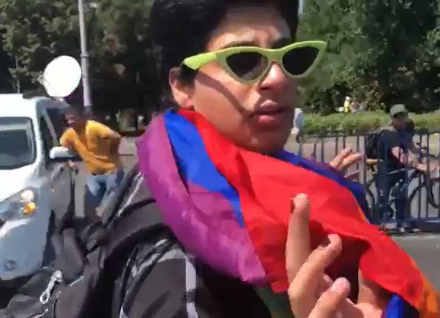 Primul incident la marșurile rivale din București: Susținători LGBT au ajuns la ”Marșul pentru Normalitate” 722062