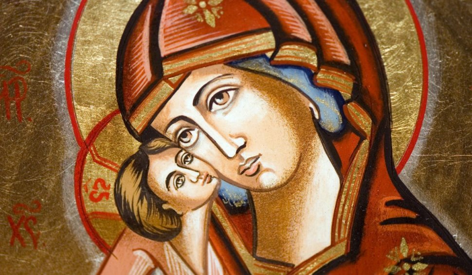 Calendar ortodox 15 august 2021. Sărbătoare cu cruce roşie de Adormirea Maicii Domnului