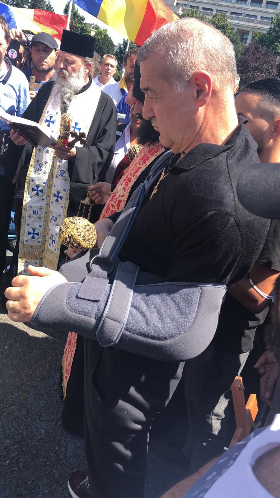 Gigi Becali participă la Marşul Normalităţii, duminică: "Vom merge să curățim drumurile de duhurile necurate. Cu agheasmă, cruci și cântece de biruință" 722209