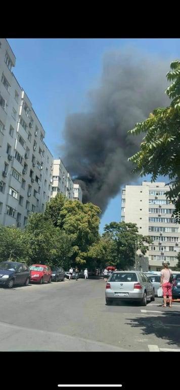 Incendiu violent la terasa unui restaurant din sectorul 3 al Capitalei 722220