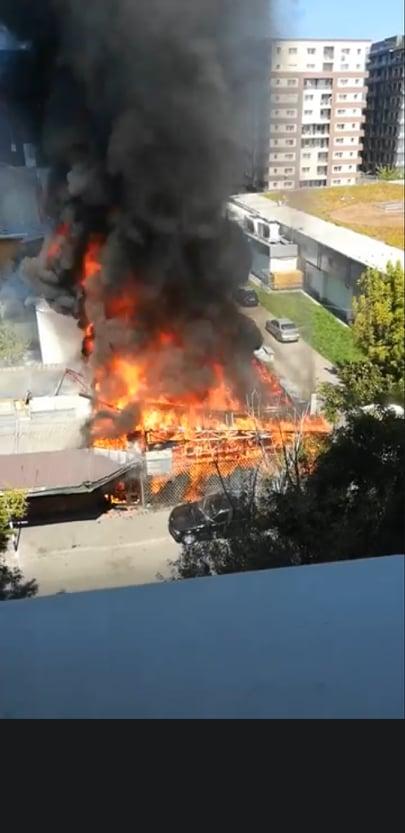 Incendiu violent la terasa unui restaurant din sectorul 3 al Capitalei 722221