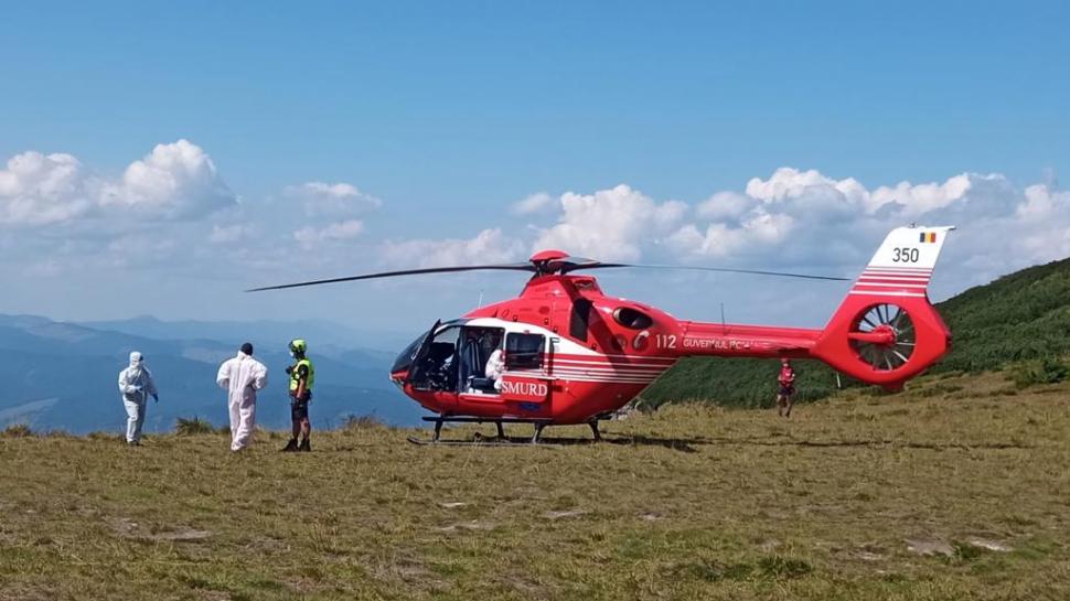 Un elicopter SMURD a preluat un turist care prezenta probleme grave respiratorii la cabana Dochia 722260