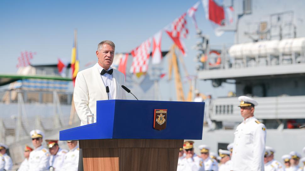 Klaus Iohannis și Florin Cîțu, la ceremonia de Ziua Marinei din portul militar Constanța 722202
