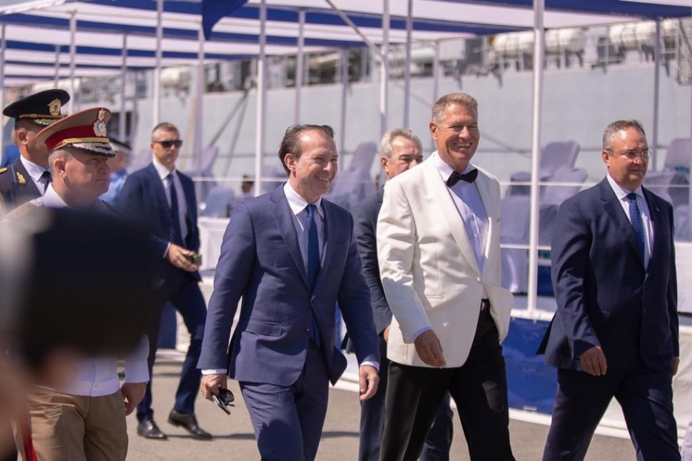 Klaus Iohannis și Florin Cîțu, la ceremonia de Ziua Marinei din portul militar Constanța