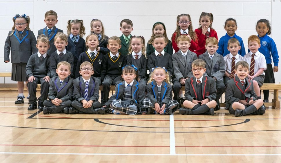 15 pereche de gemeni vor începe școala în aceeași clasă. Fotografia cu viitori elevi, din Scoția, a ajuns virală