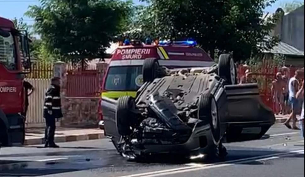 Accident grav cu trei autoturisme, în Tuzla. Printre victime se află și un copil de 7 ani 722327