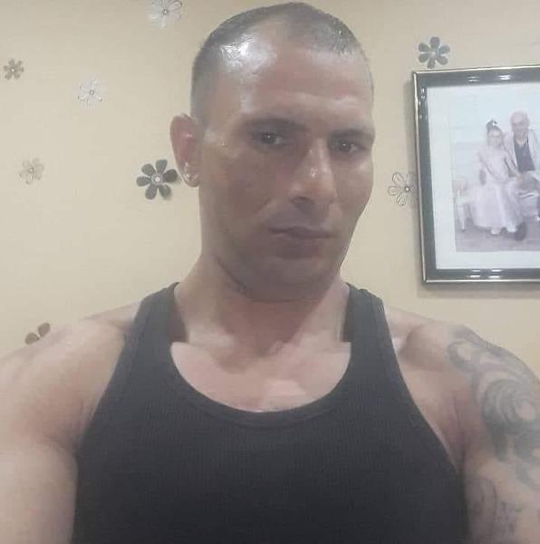 Un infractor înarmat şi periculos, scăpat printre degete de poliţiştii din Iaşi. Ionuţ Vlăduţ Antoce, din nou liber 722322