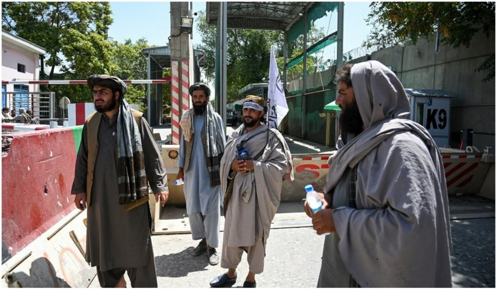 Talibanii strâng armele deţinute de civili: "Oamenii nu mai au nevoie de ele pentru siguranța personală"