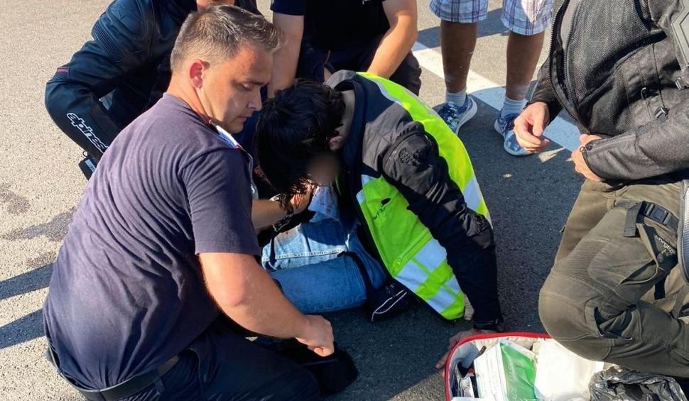 Pompierii buzoieni care au stins incendii în Grecia, gest eroic la întoarcerea în țară. Au acordat primul ajutor victimei unui accident rutier 722449