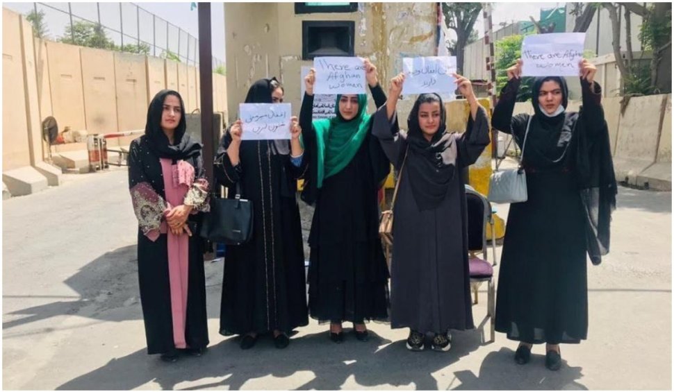 În Afganistan, femeile protestează împotriva talibanilor