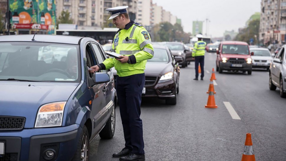 Şoferii nu mai sunt sancţionaţi dacă nu prezintă poliţa RCA în cadrul controlului rutier